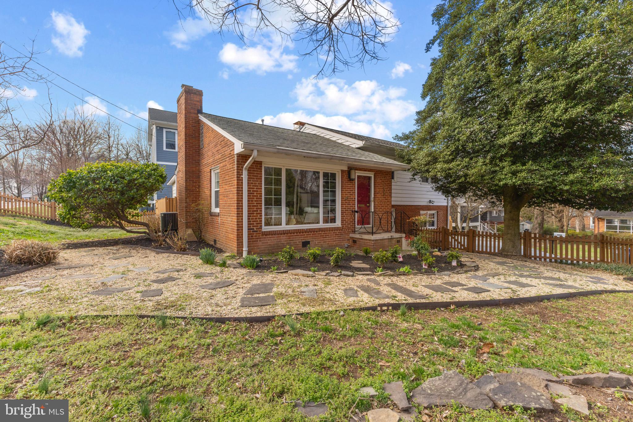 5400 27th Road North Arlington, VA 22207 - Photo 2 of 26 a view of a house with backyard