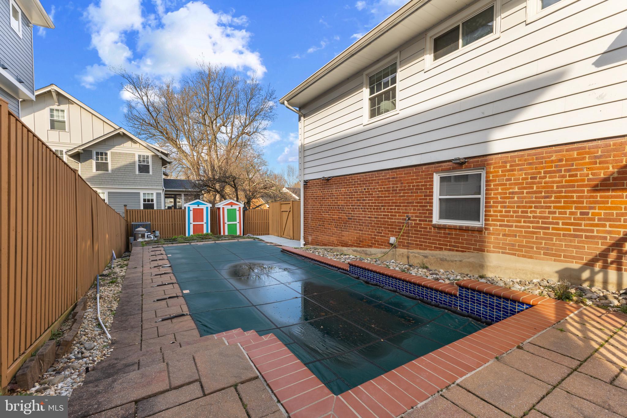 5400 27th Road North Arlington, VA 22207 - Photo 23 of 26 a view of a terrace with sky view