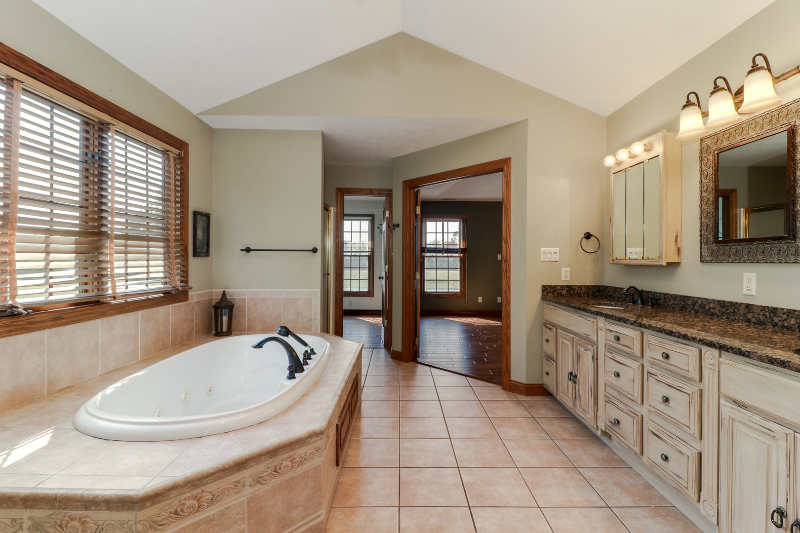 16213 Bush Boulevard Bloomington, IL 61705 - Photo 28 of 59