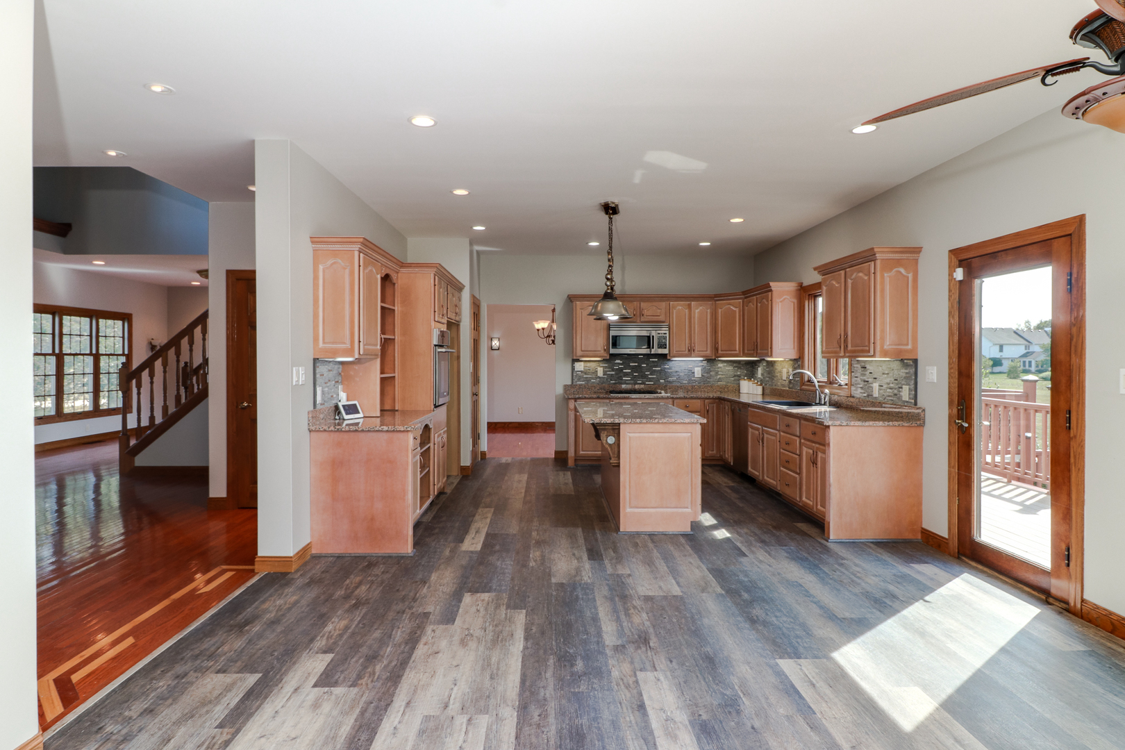 16213 Bush Boulevard Bloomington, IL 61705 - Photo 9 of 59