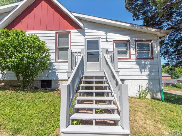 $1,800 | 7410 Hoover Avenue, St. Louis, MO 63117