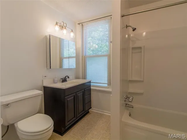 $1,800 | 7410 Hoover Avenue, St. Louis, MO 63117