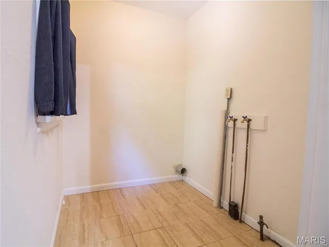 $1,800 | 7410 Hoover Avenue, St. Louis, MO 63117