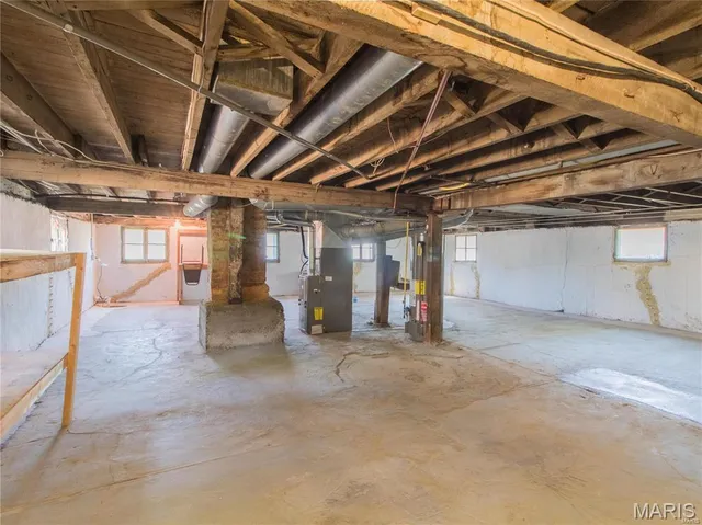 $1,800 | 7410 Hoover Avenue, St. Louis, MO 63117