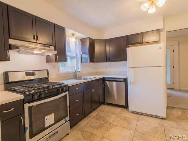$1,800 | 7410 Hoover Avenue, St. Louis, MO 63117