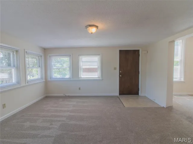 $1,800 | 7410 Hoover Avenue, St. Louis, MO 63117