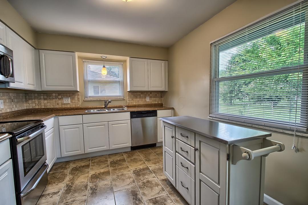 1017 Salisbury Road Columbus, OH 43204 - Photo 7 of 22 Gallery Image 7