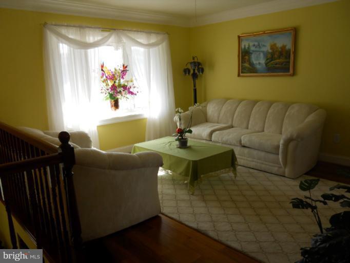 110 East Church Road Sterling, VA 20164 - Photo 5 of 13 Living Room