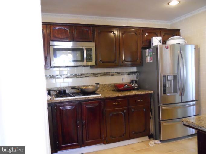 110 East Church Road Sterling, VA 20164 - Photo 7 of 13 Kitchen