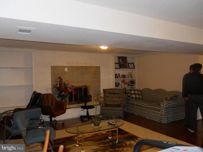 110 East Church Road Sterling, VA 20164 - Photo 8 of 13 Family Room