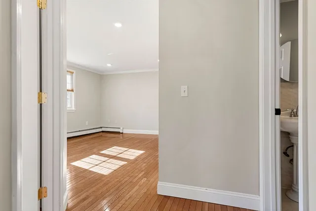 $2,400 | 305 Pine Street, Unit 8, Lowell, MA 01851