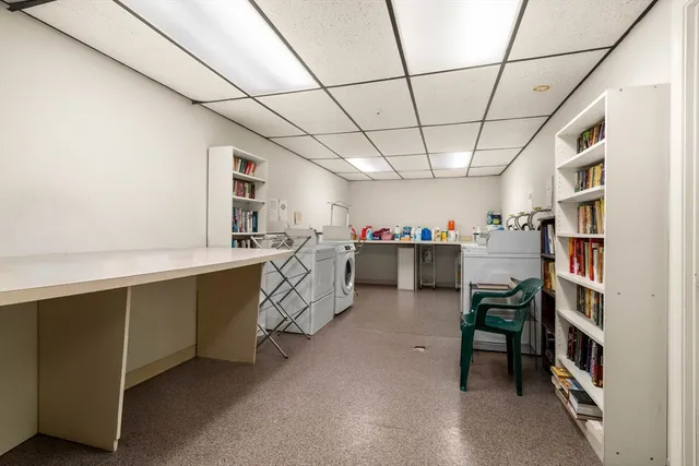 $2,400 | 305 Pine Street, Unit 8, Lowell, MA 01851