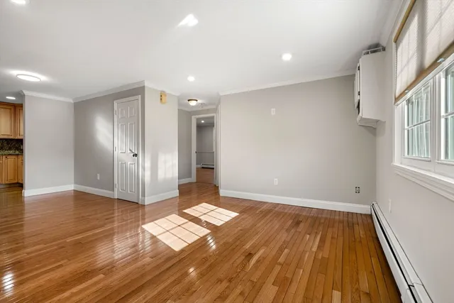 $2,400 | 305 Pine Street, Unit 8, Lowell, MA 01851