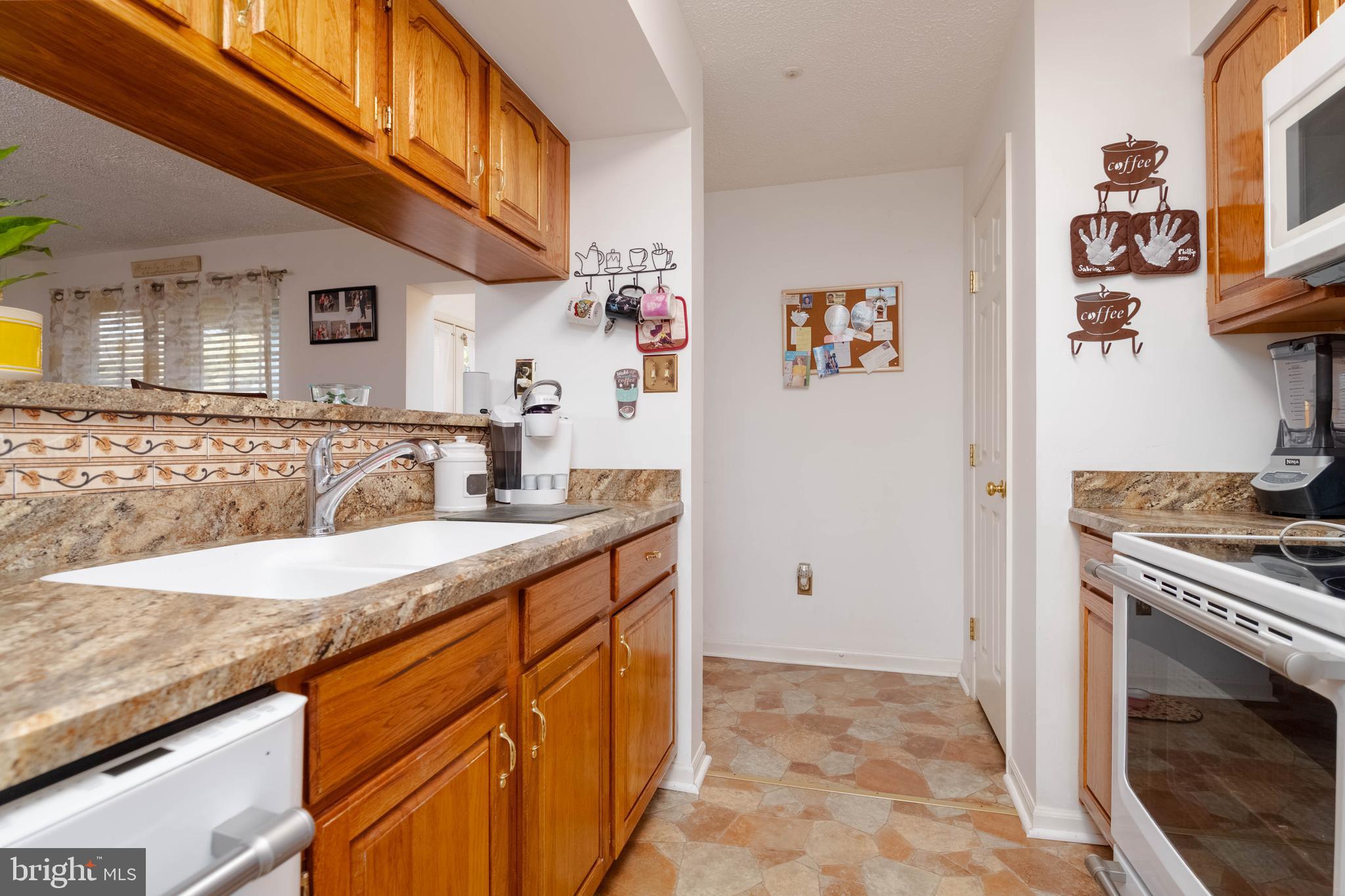 13 Locust Path Court, Unit 138 Nottingham, MD 21236 - Photo 8 of 29 Kitchen