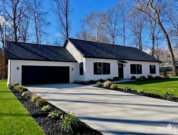$345,000 | 1371 Woodburn Street, Warsaw, IN 46580