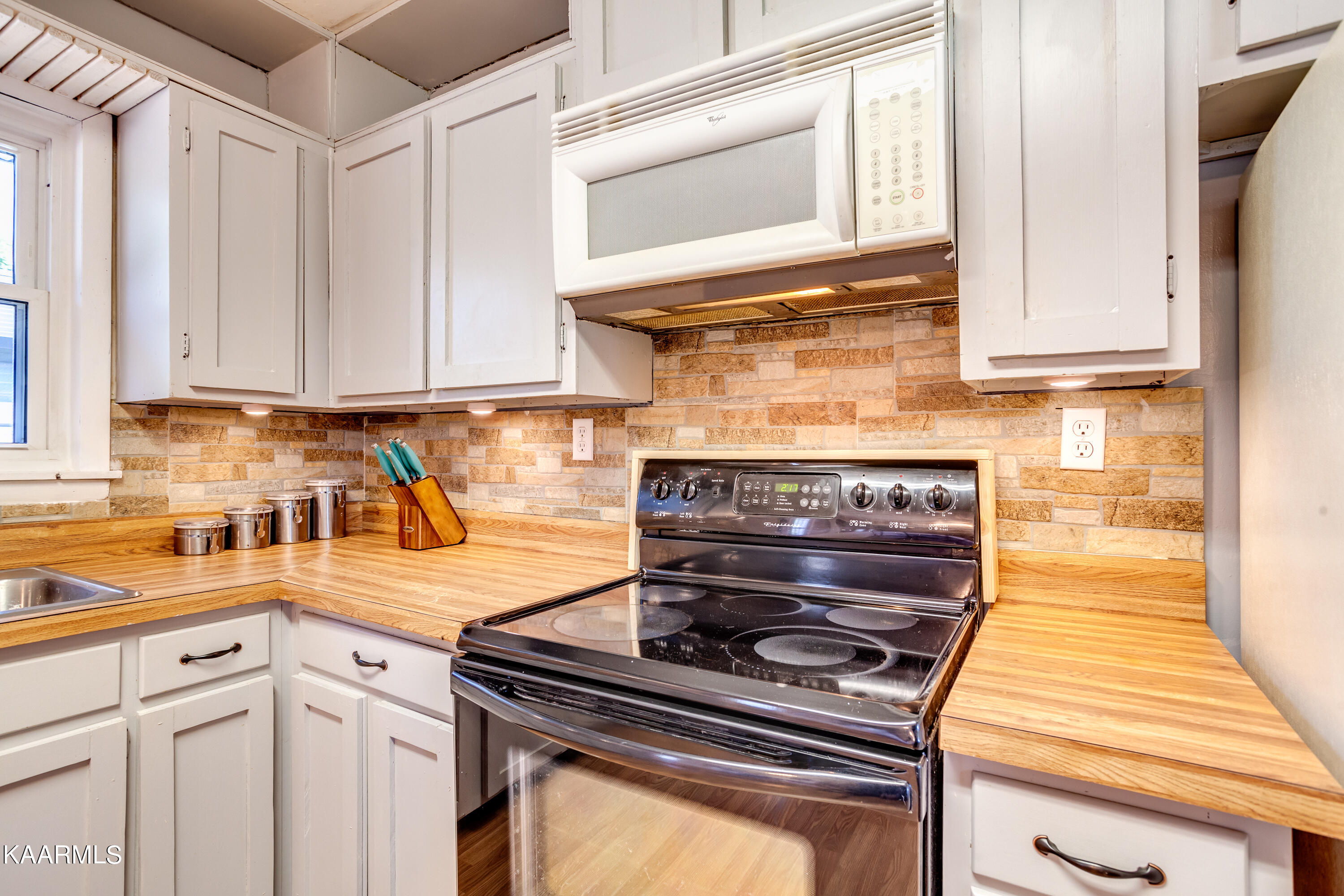 8100 Shelton Road Corryton, TN 37721 - Photo 8 of 25 010211020-2-8100SheltonRdCorrytonTN-SMAL