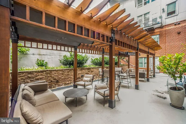 $2,850 | 1300 N Street Northwest, Unit 218, Washington, DC 20005