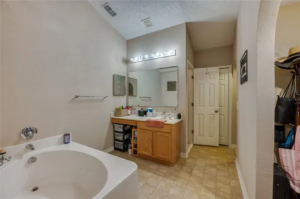 $440,000 | 11 Zircon Court, Palm Coast, FL 32164