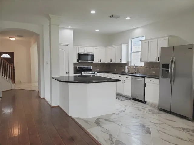 $2,495 | 18819 Knobby Oaks Place, Magnolia, TX 77355