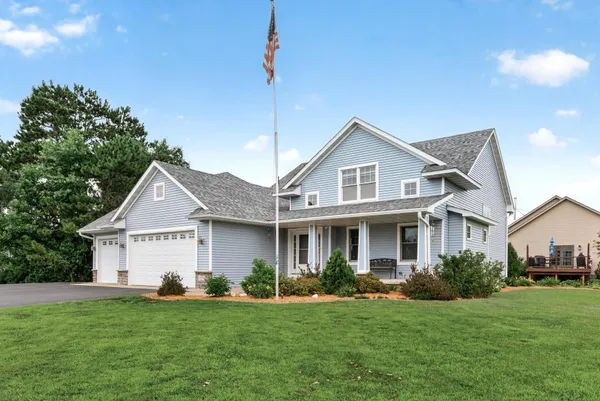 $419,900 | 4858 382nd Drive, North Branch, MN 55056