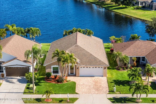 front view of house with a yard