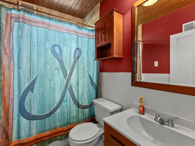 $690,000 | 12024 Point Creek Road, Meeme, WI 53063