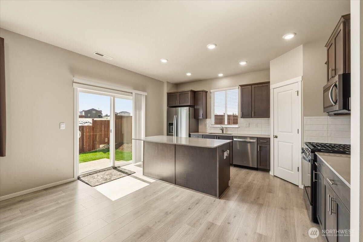 1106 Southwest Pendleton Way Port Orchard, WA 98367 - Photo 14 of 40