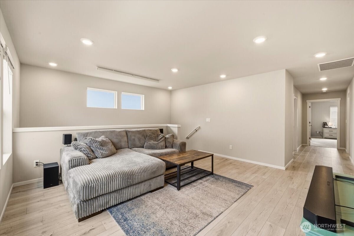 1106 Southwest Pendleton Way Port Orchard, WA 98367 - Photo 19 of 40