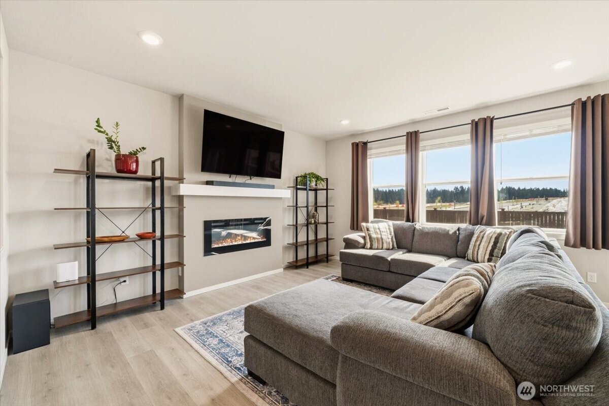 1106 Southwest Pendleton Way Port Orchard, WA 98367 - Photo 8 of 40