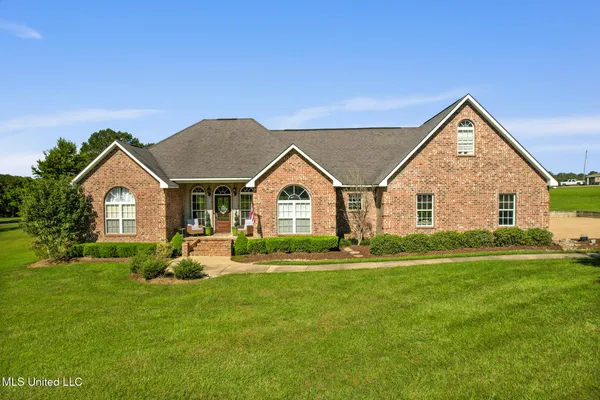 $329,000 | 1011 Rolling Oaks Drive, McComb, MS 39648