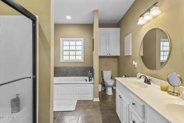 $329,000 | 1011 Rolling Oaks Drive, McComb, MS 39648