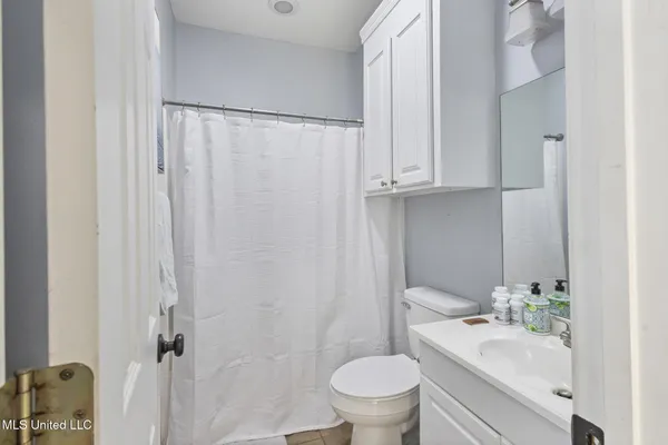 $329,000 | 1011 Rolling Oaks Drive, McComb, MS 39648