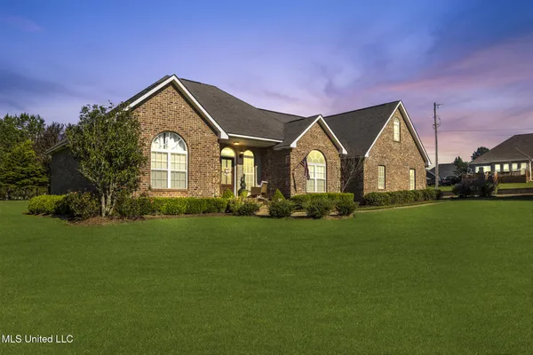 $329,000 | 1011 Rolling Oaks Drive, McComb, MS 39648