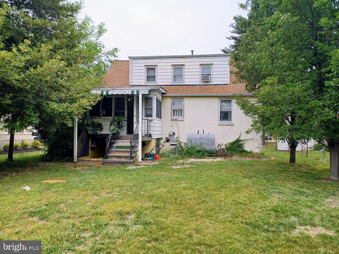 1819 Division Road Pasadena, MD 21122 - Photo 26 of 26 Large fenced backyard