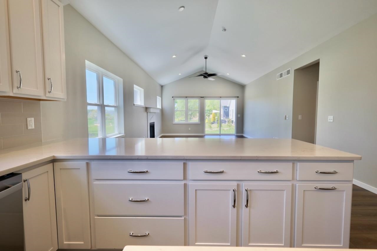 4432 Valor Way Madison, WI 53718 - Photo 9 of 41