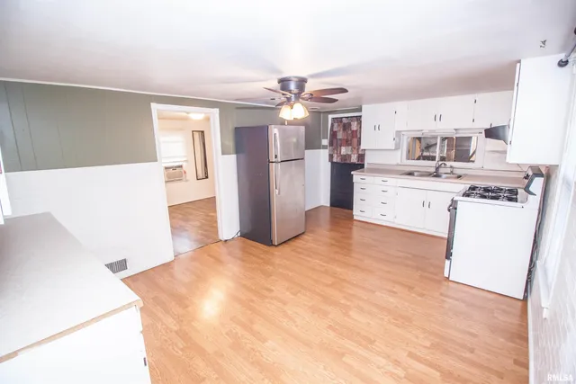 $99,900 | 1479 Knoxville Road, Lynn Center, IL 61262