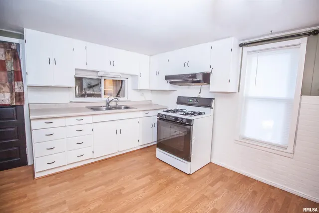 $99,900 | 1479 Knoxville Road, Lynn Center, IL 61262