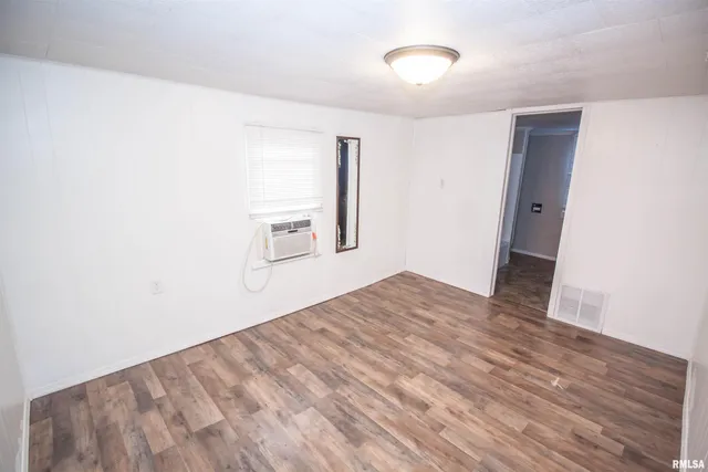 $99,900 | 1479 Knoxville Road, Lynn Center, IL 61262