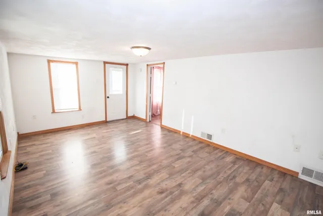 $99,900 | 1479 Knoxville Road, Lynn Center, IL 61262