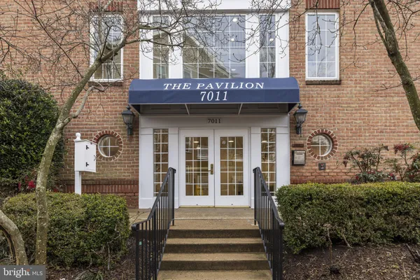 $2,095 | 7011 Falls Reach Drive, Unit 103, Falls Church, VA 22043