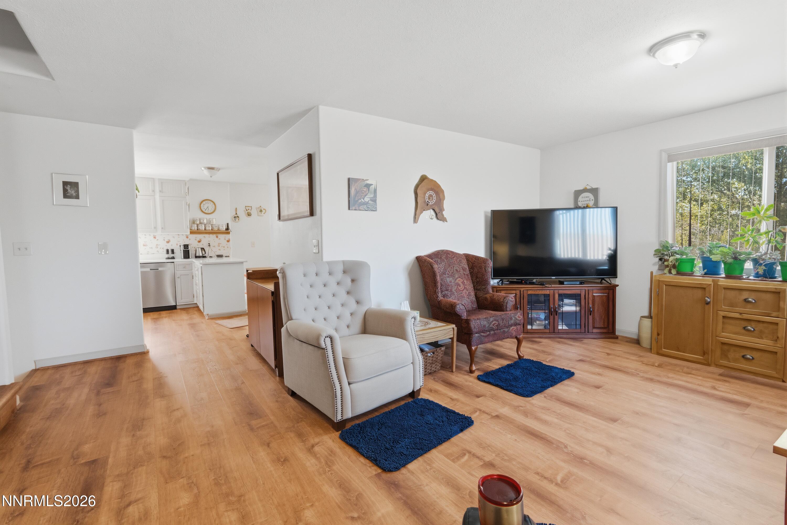 270 Shetland Circle Reno, NV 89508 - Photo 10 of 45 Living Room