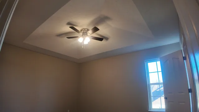 en view of empty room with window