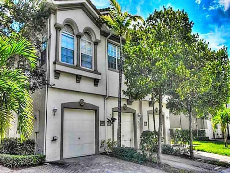 3235 Laurel Ridge Circle, Unit 3235 Riviera Beach, FL 33404 - Photo 3 of 25 Exterior Front.