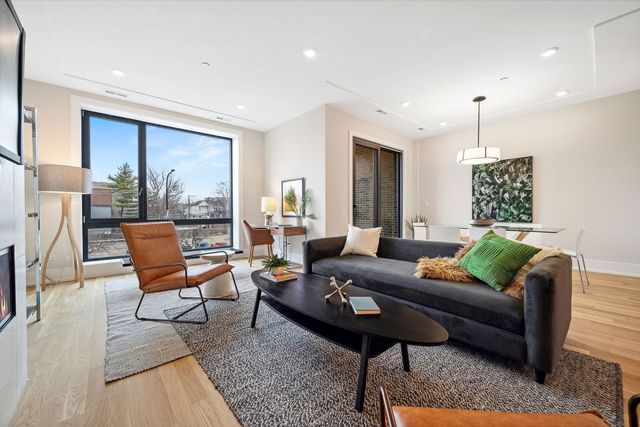 $679,000 | 3125 North Clybourn Avenue, Unit 2N, Chicago, IL 60618