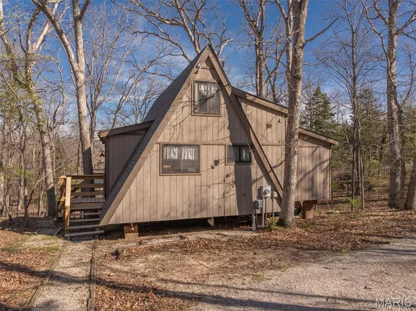 $325,000 | 1126 Mitten Ridge Drive, Innsbrook, MO 63390