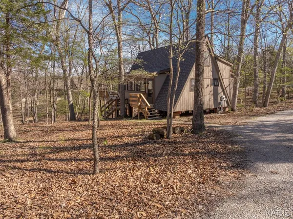 $325,000 | 1126 Mitten Ridge Drive, Innsbrook, MO 63390