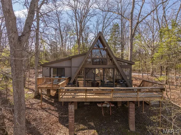 $325,000 | 1126 Mitten Ridge Drive, Innsbrook, MO 63390