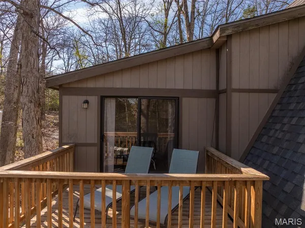 $325,000 | 1126 Mitten Ridge Drive, Innsbrook, MO 63390
