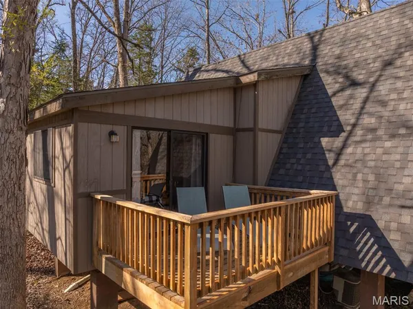 $325,000 | 1126 Mitten Ridge Drive, Innsbrook, MO 63390