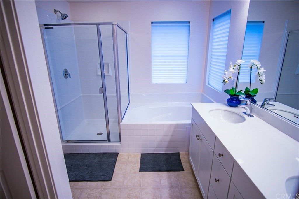 8865 Maple Avenue Montclair, CA 91763 - Photo 17 of 26 Master Bathroom.